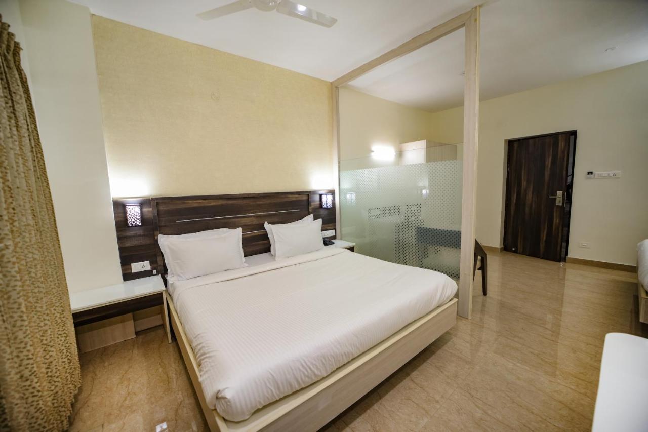 Avenue 11 Premium Stays Maduráj Kültér fotó
